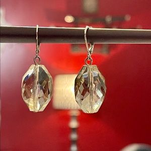 Vera Wang earrings💎
